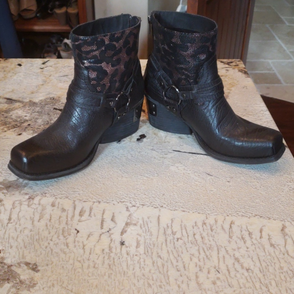 Animal print Booties